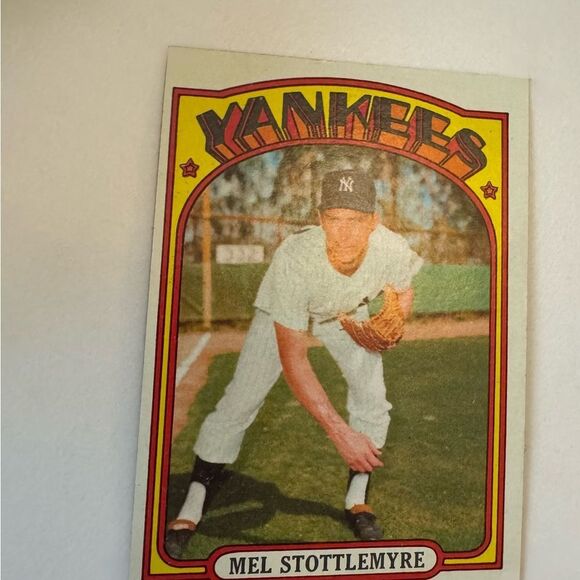 Topps White and Blue Trading Cards of Mel stottlemyre 1972 mint condition - Picture 2 of 3